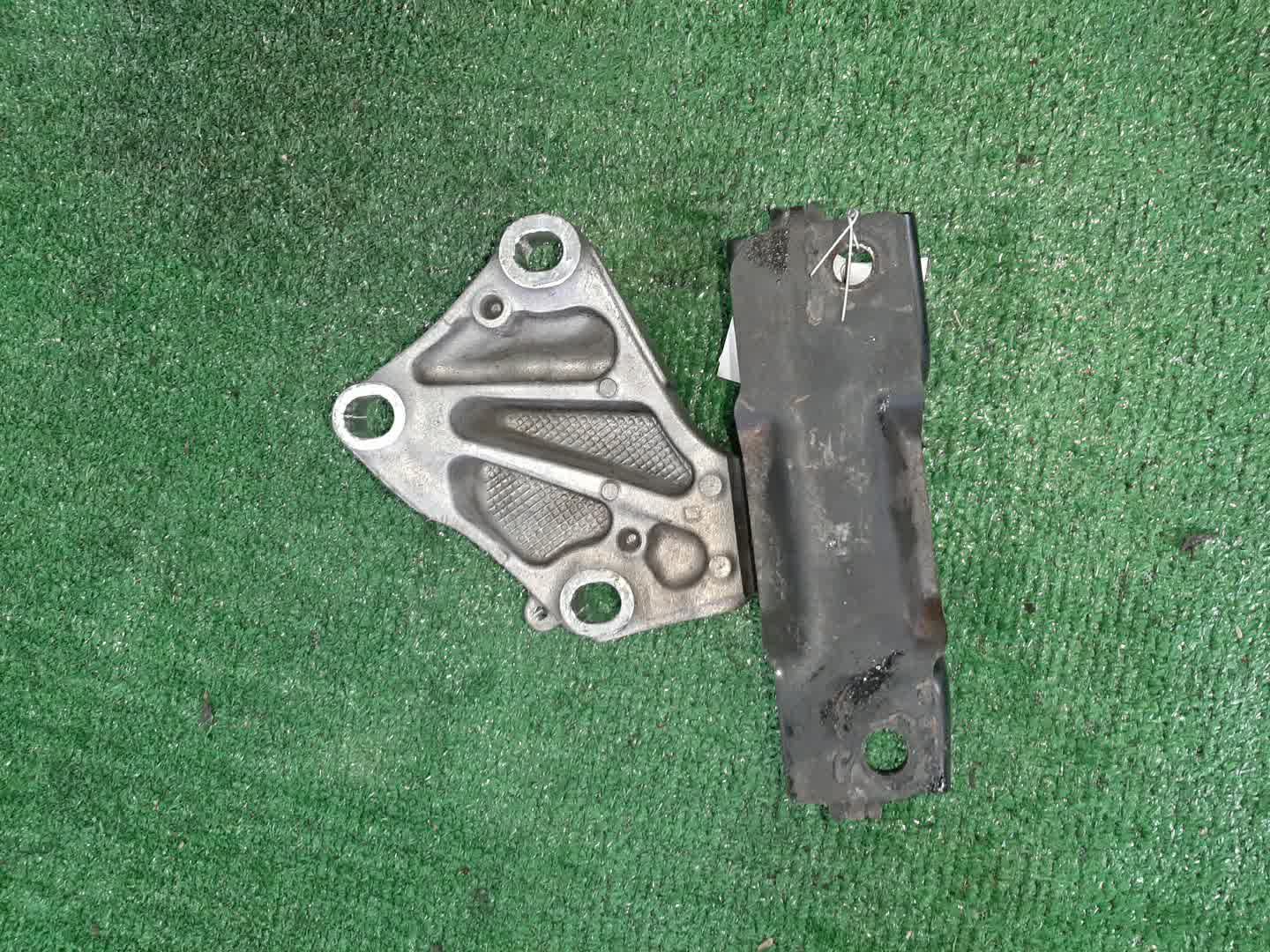 Подушка двс левая передняя HONDA FREED GB7 LEB 3838 2 ракурс