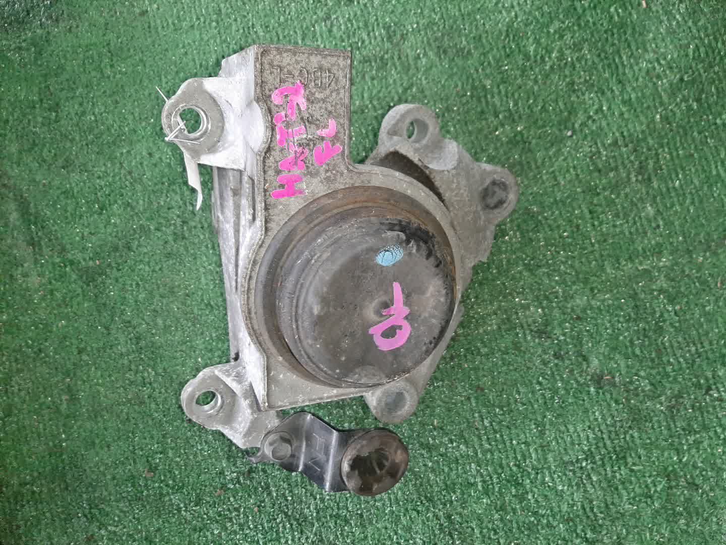 Подушка двс левая передняя NISSAN X-TRAIL HNT32 MR20DD 2 ракурс