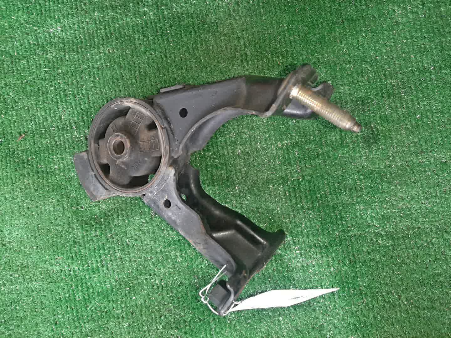 Подушка двс задняя TOYOTA CALDINA ST210 3S-GE 1 ракурс