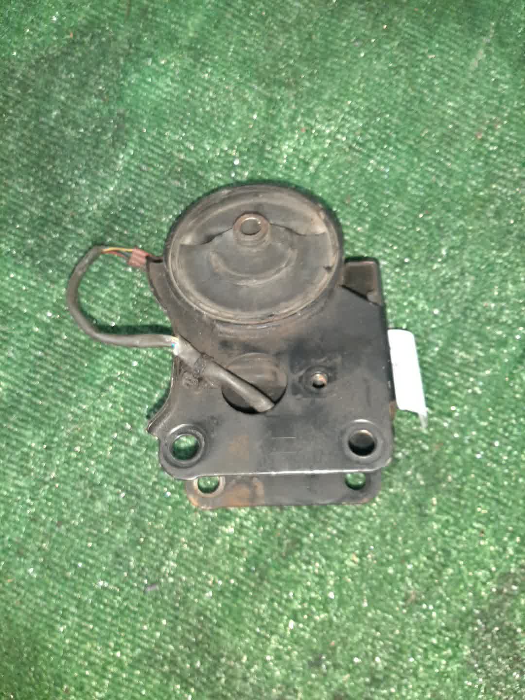 Подушка двс передняя NISSAN TEANA PJ31 VQ35DE 1 ракурс