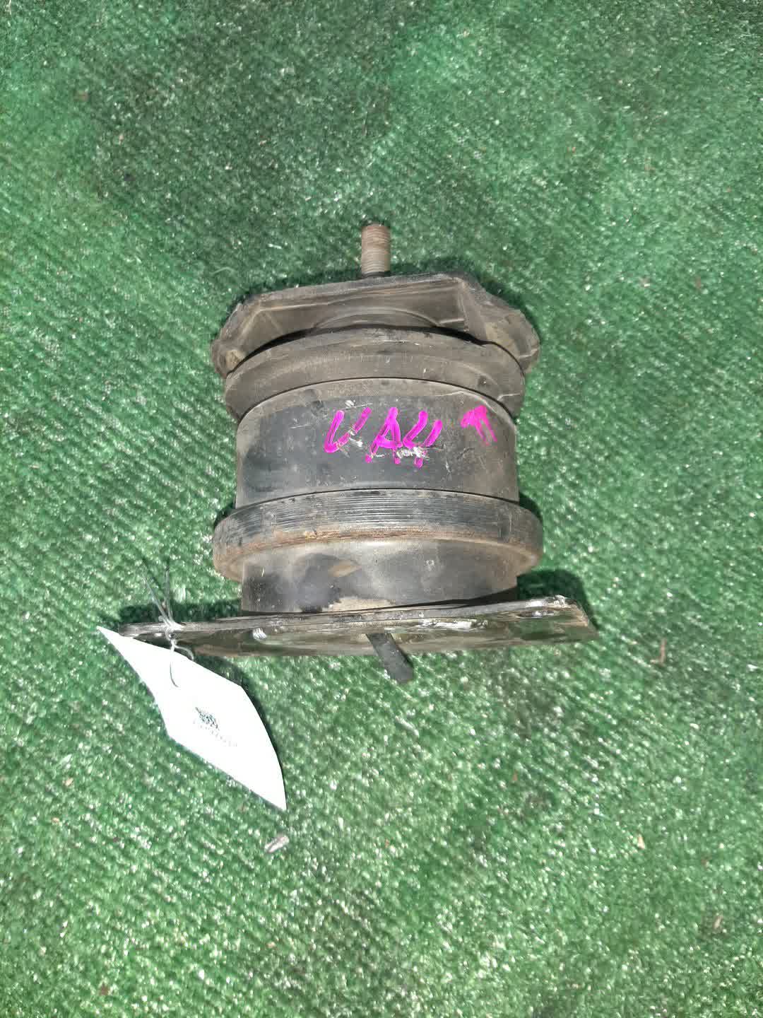 Подушка двс передняя HONDA SABER UA4 J25A 1 ракурс