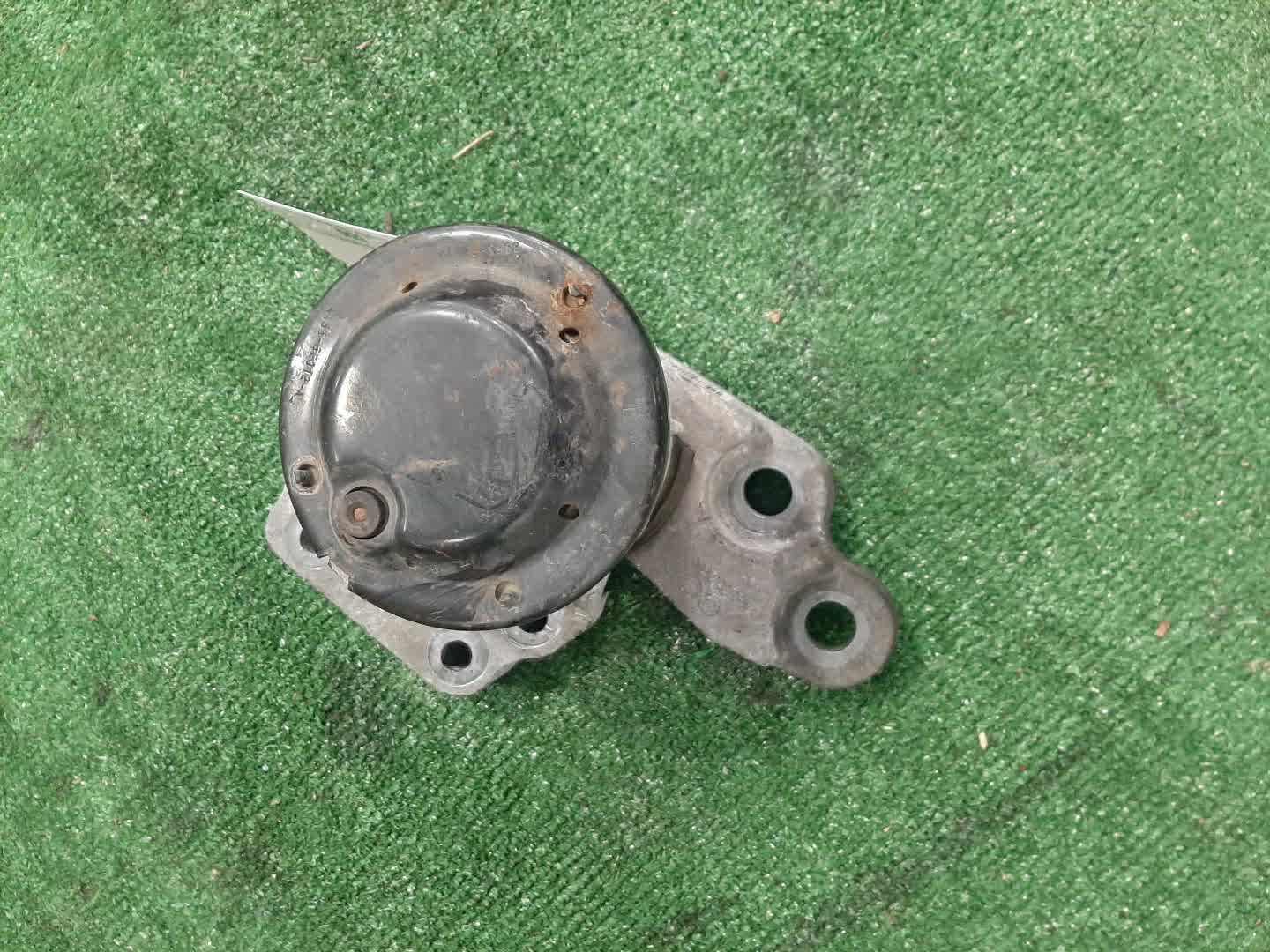 Подушка двс правая передняя FORD EXPLORER U502 T35PDED 2 ракурс