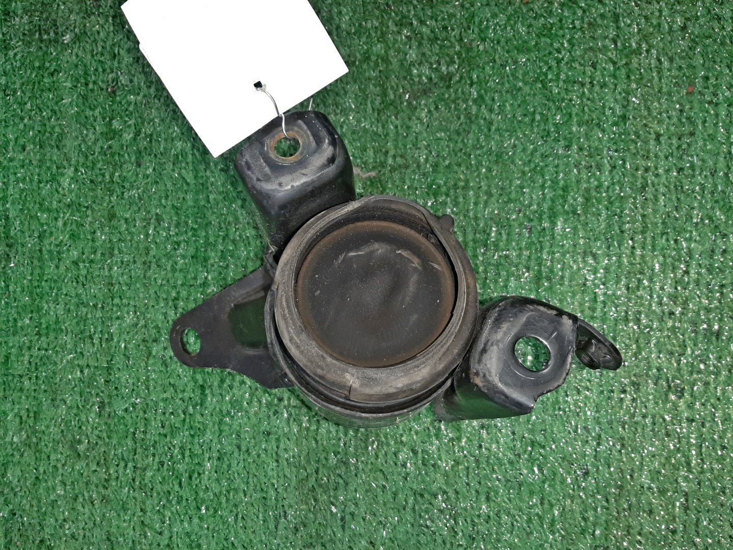 Подушка двс правая передняя TOYOTA AVENSIS AZT250 1AZ-FSE 3 ракурс
