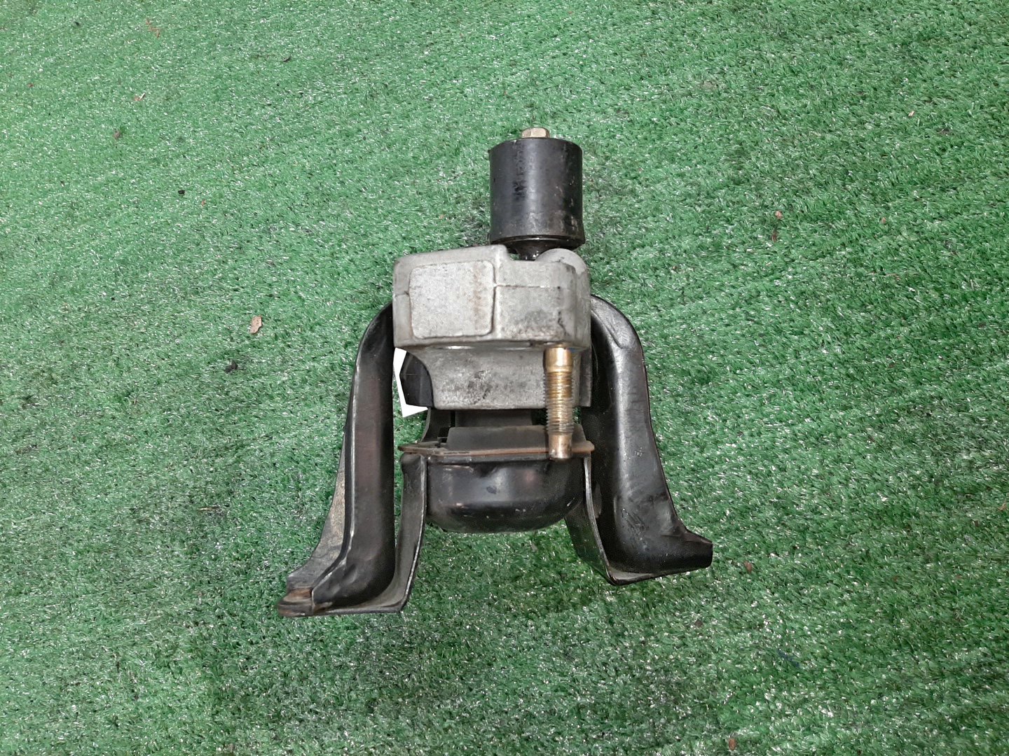 Подушка двс правая передняя TOYOTA VITZ NCP10 2NZ-FE 2 ракурс