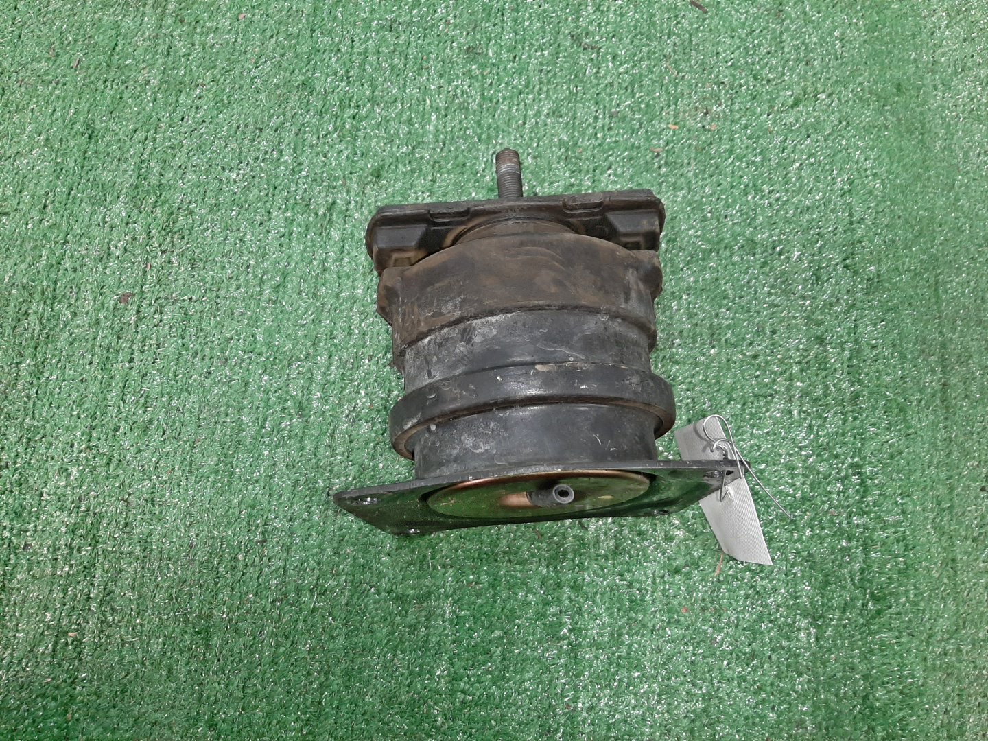 Подушка двс задняя HONDA INSPIRE UA5 J32A 1 ракурс