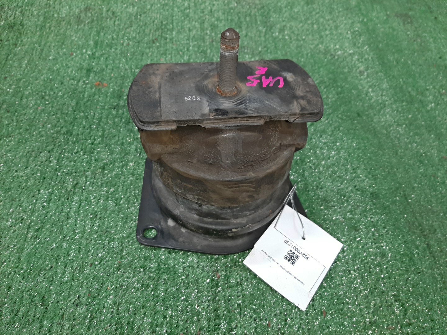Подушка двс задняя HONDA INSPIRE UA5 J32A 2 ракурс