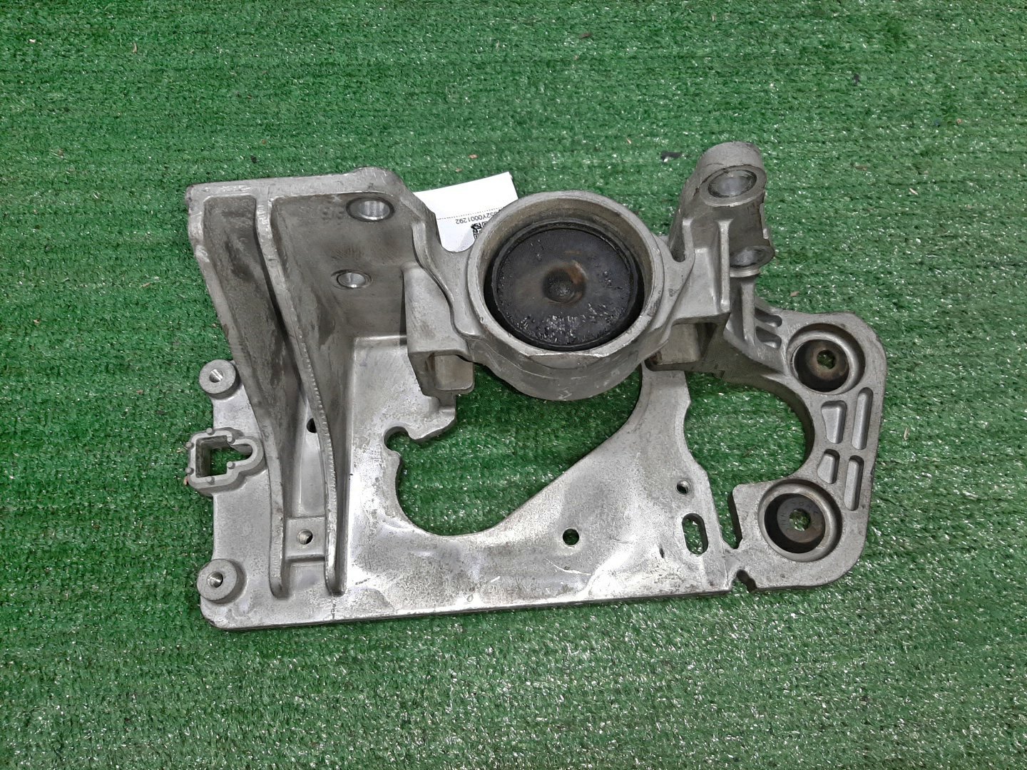 Подушка двс левая передняя NISSAN SERENA C25 MR20DE 2 ракурс