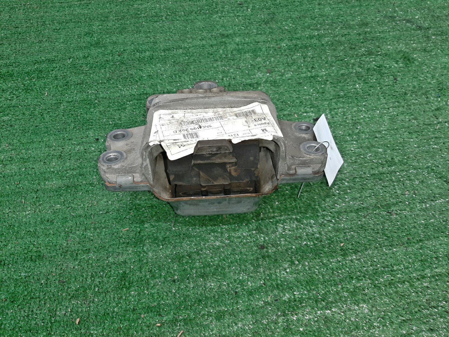 Подушка двс правая передняя VOLKSWAGEN SHARAN 7N1 CAV 5N0199262D 2 ракурс