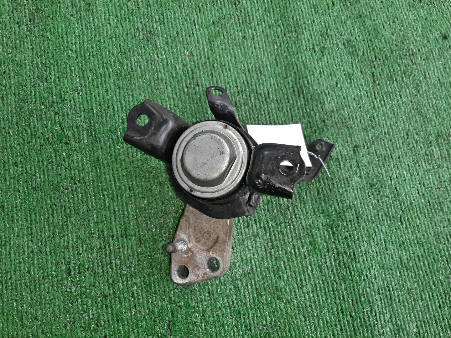 Подушка двс правая передняя TOYOTA COROLLA FIELDER NZE141G 1NZ-FE 2 ракурс