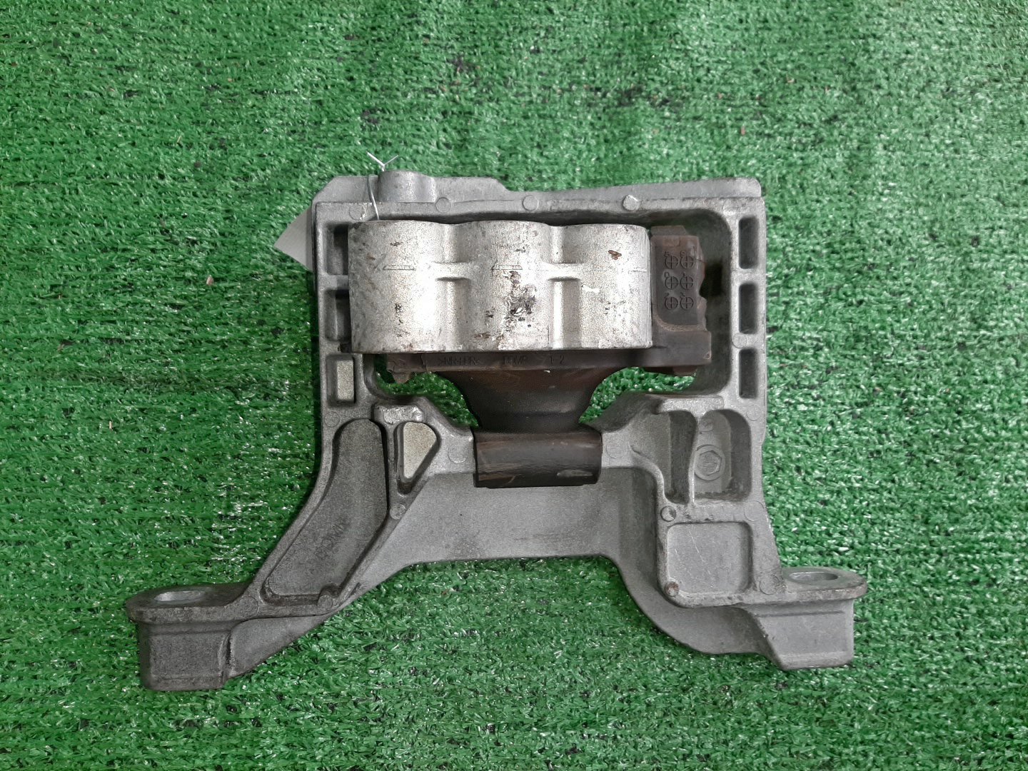 Подушка двс правая передняя MAZDA MAZDA 3 BP8P S8-DPTS 2 ракурс