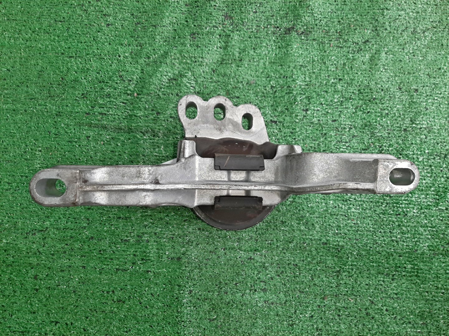Подушка двс правая передняя MAZDA MAZDA 3 BP8P S8-DPTS 3 ракурс