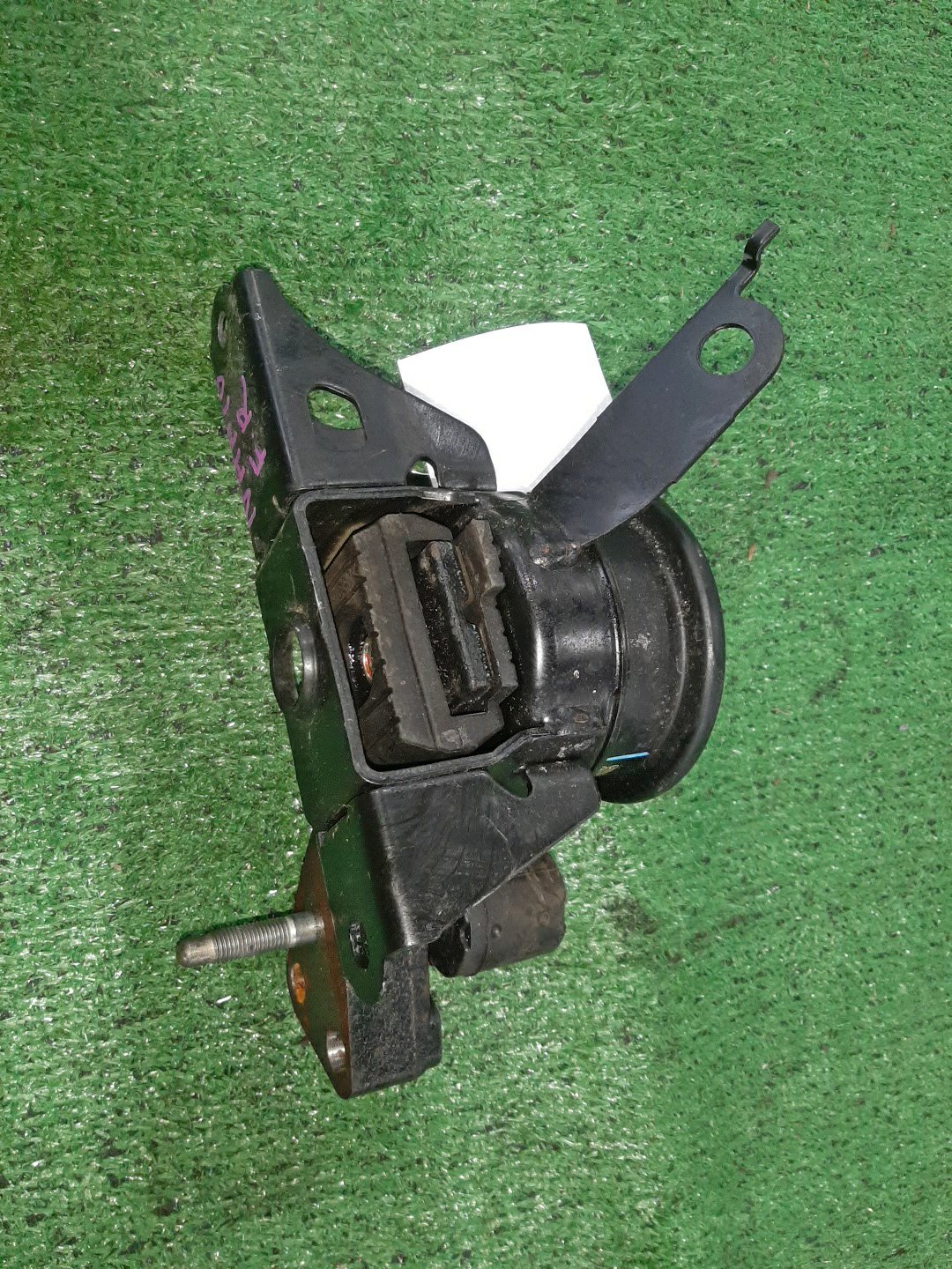 Подушка двс правая передняя TOYOTA AQUA NHP10 1NZ-FXE 2 ракурс