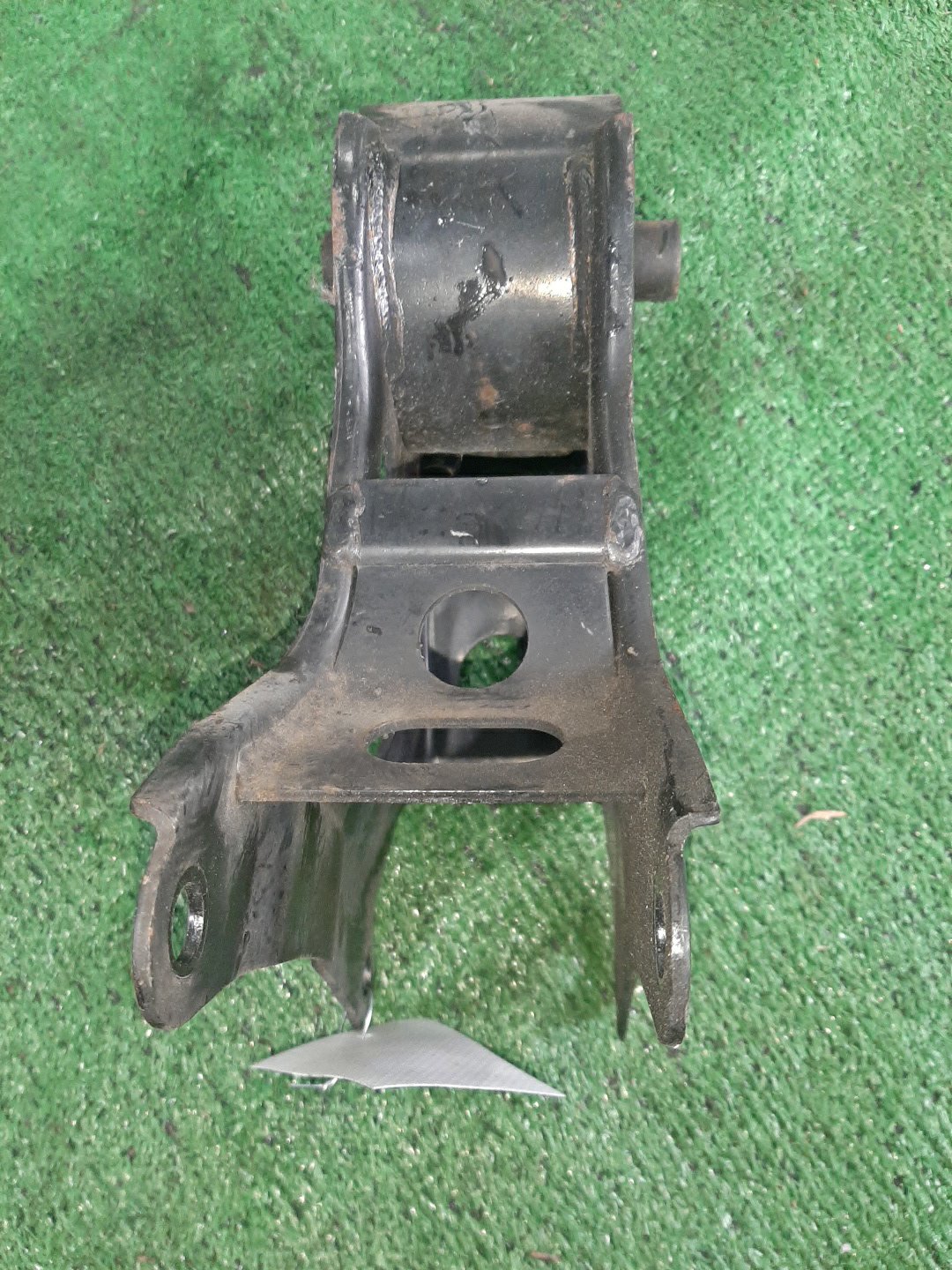 Подушка двс задняя NISSAN PRIMERA TP12 QR20DE 2 ракурс