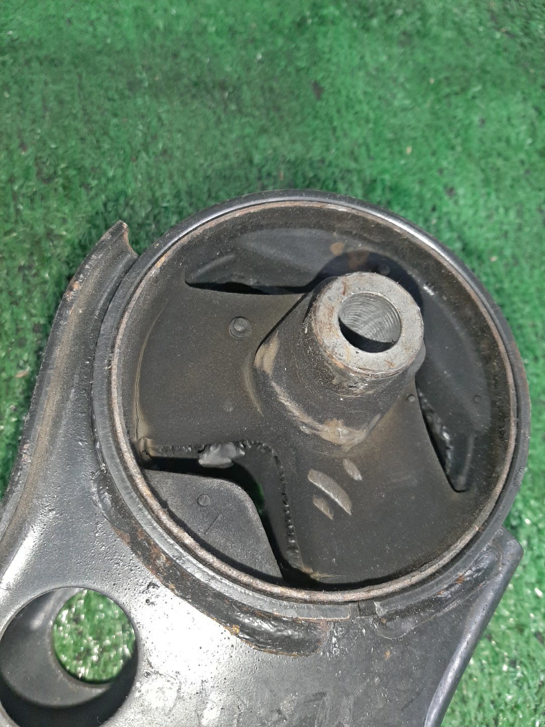 Подушка двс задняя NISSAN PRIMERA TP12 QR20DE 3 ракурс