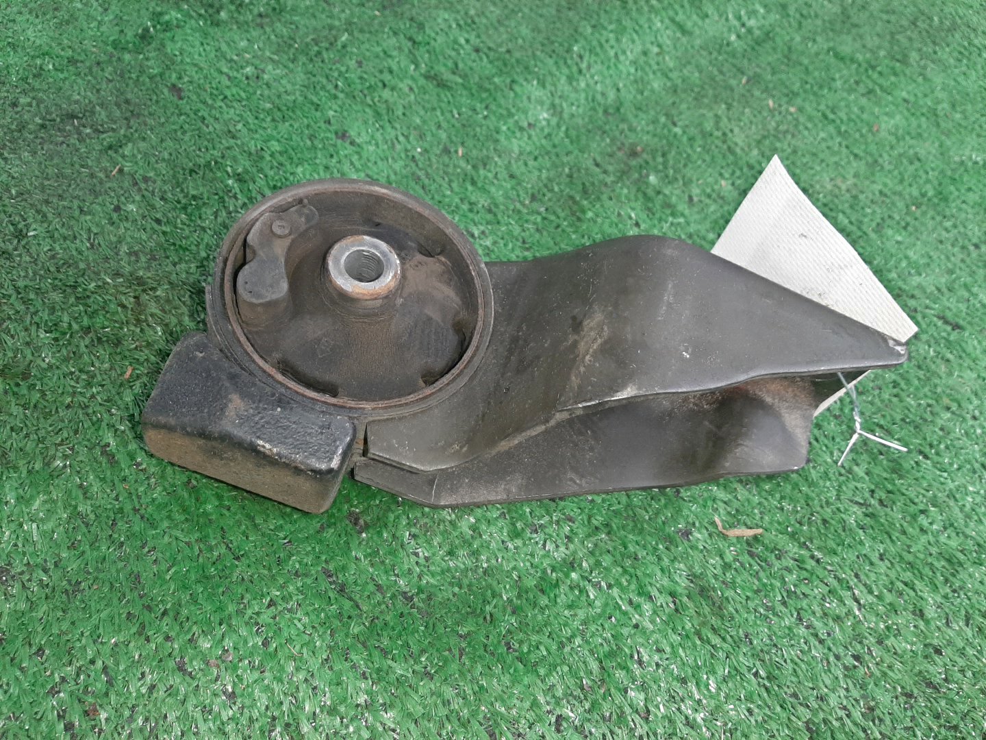 Подушка двс задняя MAZDA DEMIO DW5W B5 1 ракурс Подушка двс задняя MAZDA DEMIO DW5W B5 1 ракурс