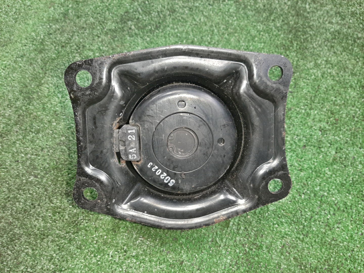 Подушка двс задняя HONDA INSPIRE UC1 J30A 4 ракурс
