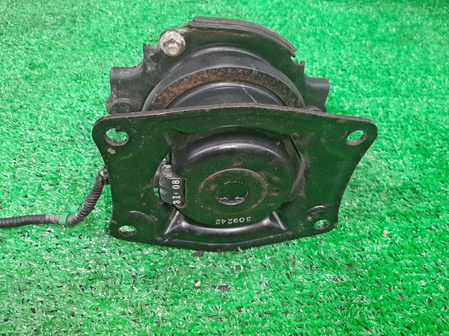 Подушка двс передняя HONDA INSPIRE UC1 J30A 2 ракурс