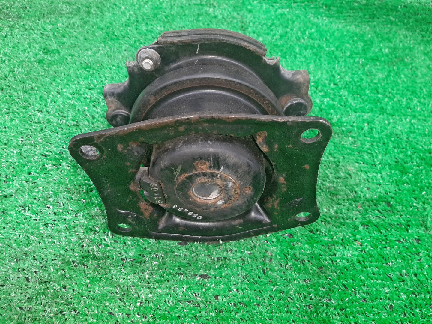 Подушка двс передняя HONDA INSPIRE UC1 J30A 2 ракурс