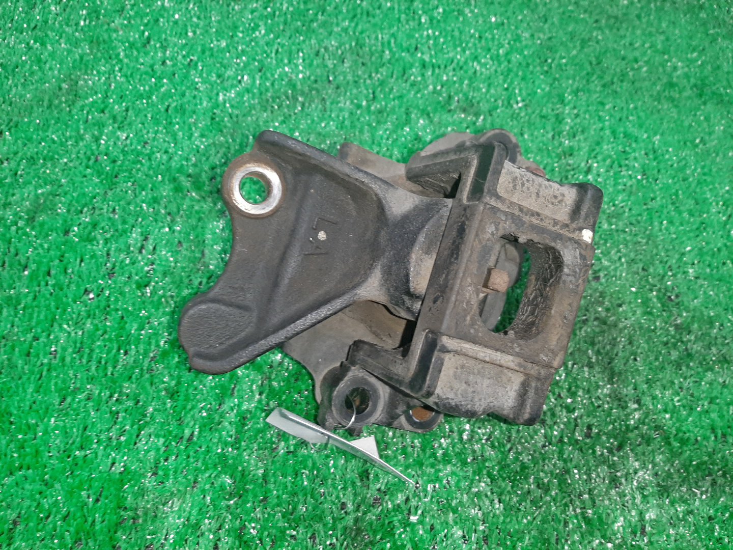Подушка двс правая передняя HONDA AIRWAVE GJ1 L15A 1 ракурс