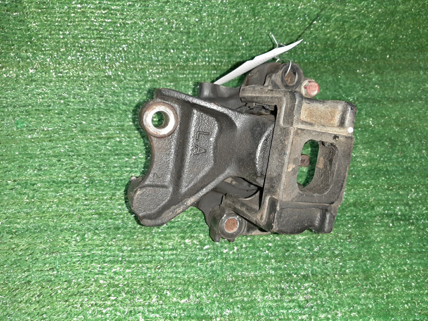 Подушка двс правая передняя HONDA AIRWAVE GJ1 L15A 1 ракурс