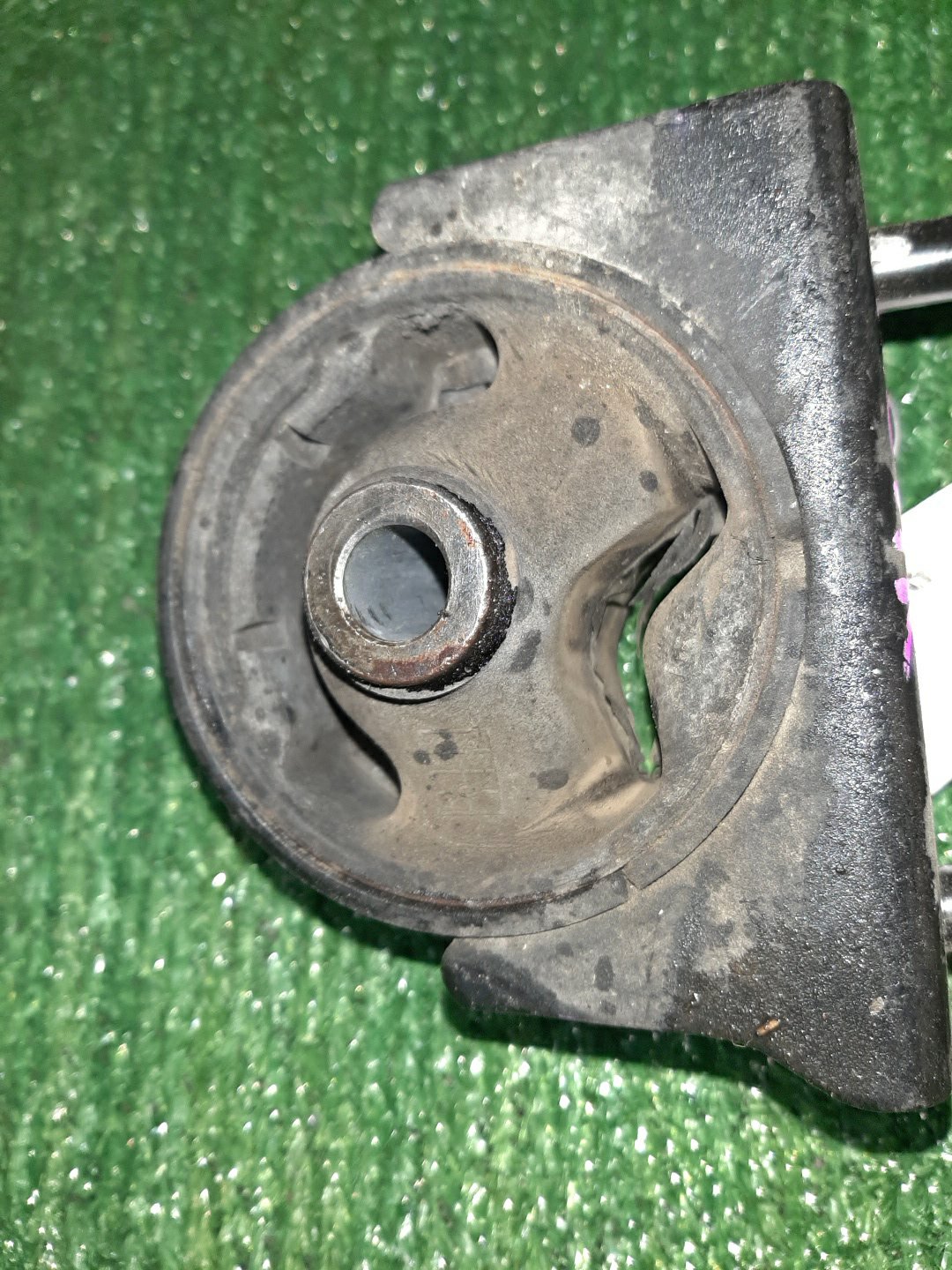 Подушка двс задняя TOYOTA ALLION ZZT245 1ZZ-FE 2 ракурс