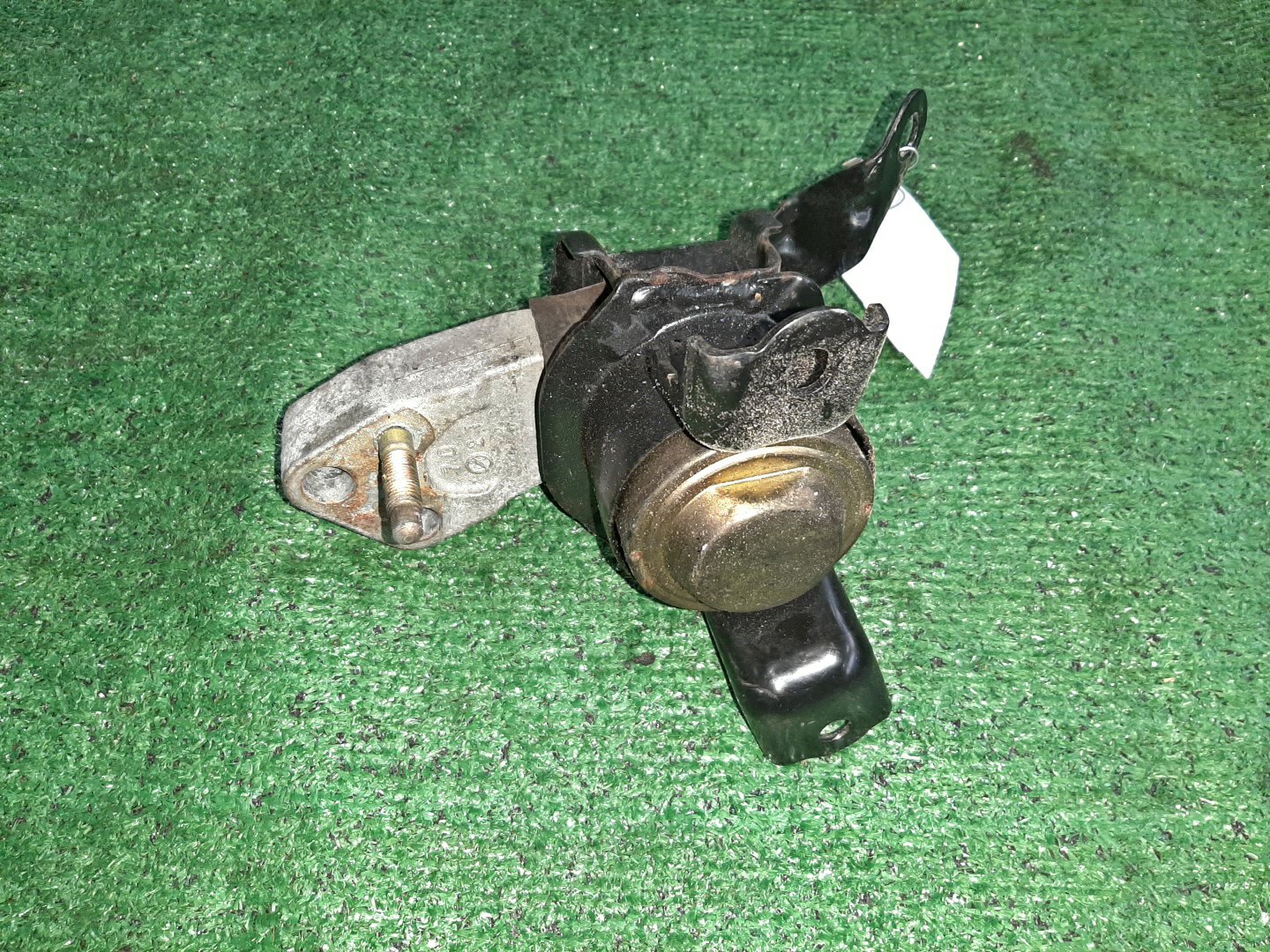 Подушка двс правая передняя TOYOTA COROLLA NZE121 1NZ-FE 2 ракурс