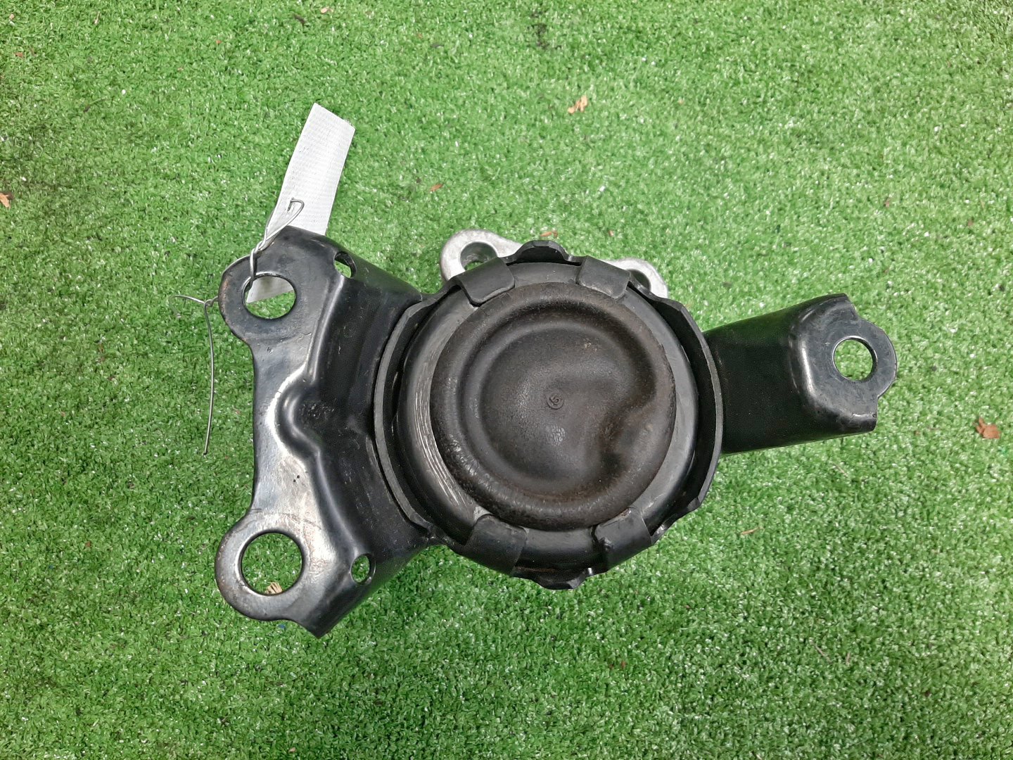Подушка двс правая передняя HONDA FIT GP5 LEB 2653 4 ракурс