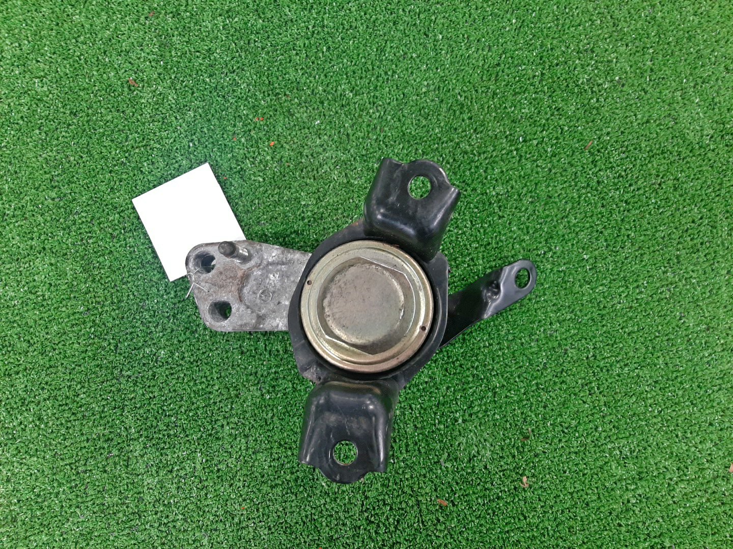 Подушка двс правая передняя TOYOTA COROLLA NZE121 1NZ-FE 3 ракурс