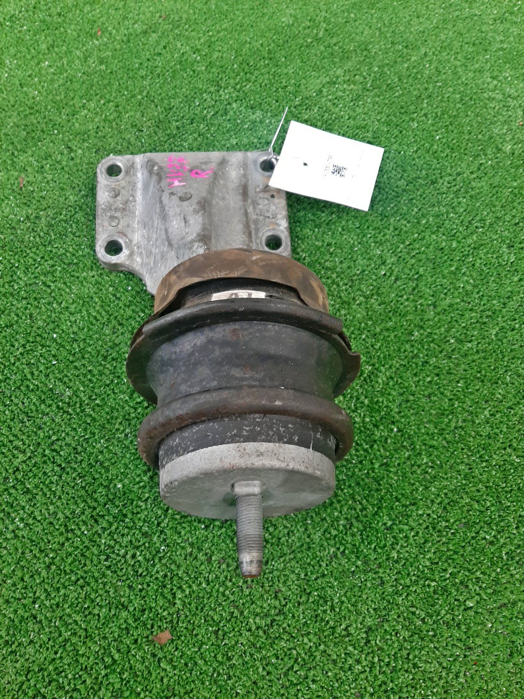 Подушка двс правая передняя NISSAN SKYLINE HV37 VQ35HR 2 ракурс