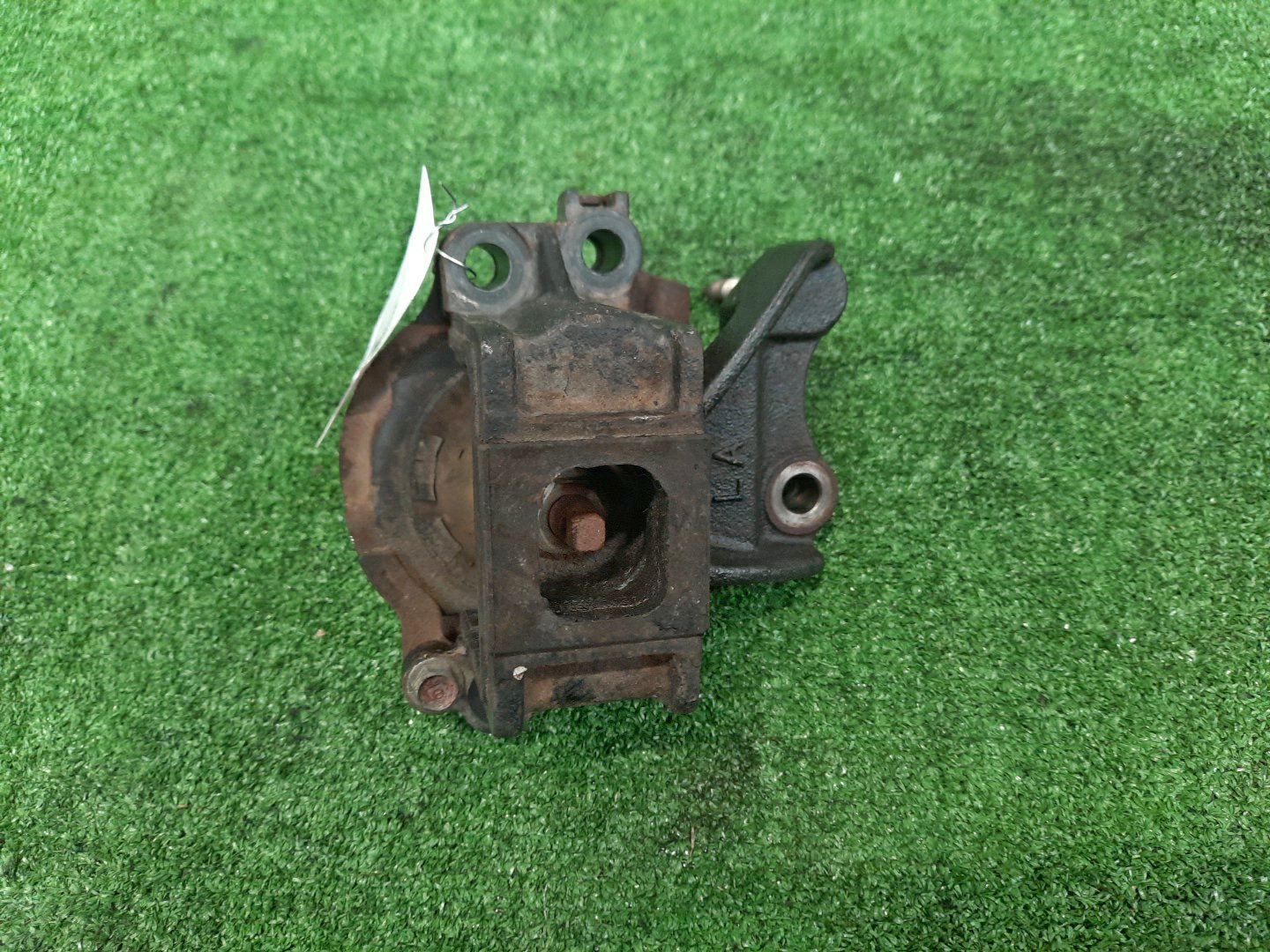 Подушка двс правая передняя HONDA AIRWAVE GJ1 L15A 1 ракурс