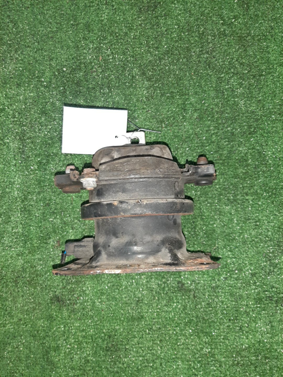 Подушка двс передняя HONDA ELYSION RR3 J30A 1 ракурс
