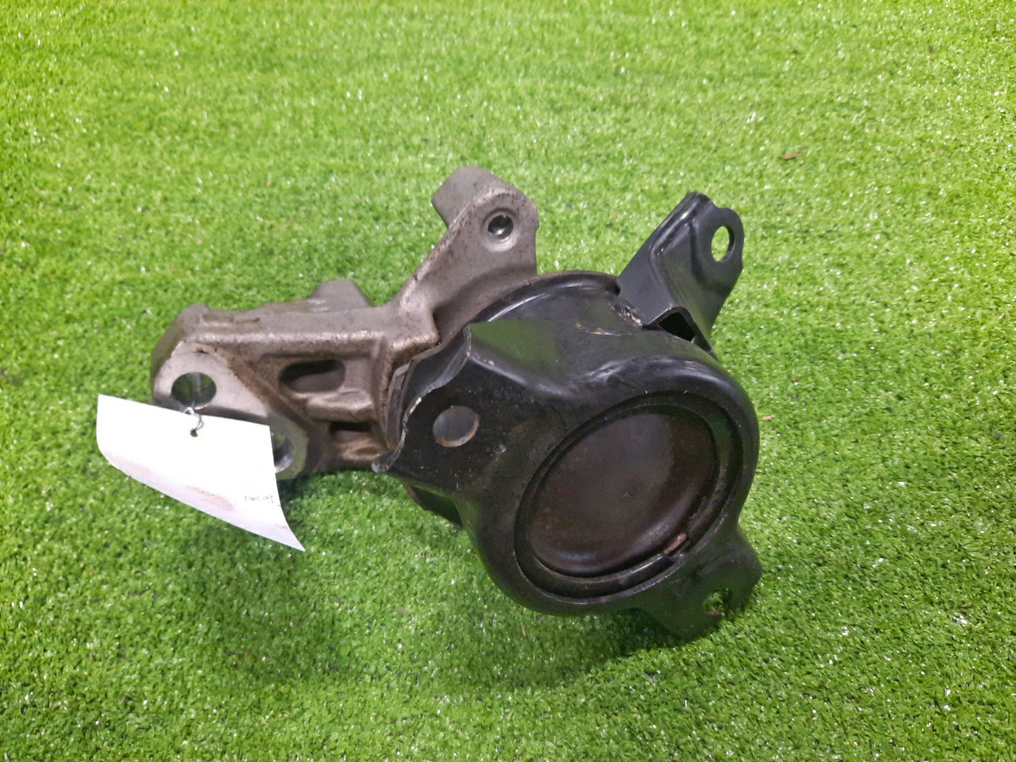 Подушка двс правая передняя HONDA ODYSSEY RC1 K24W 2 ракурс