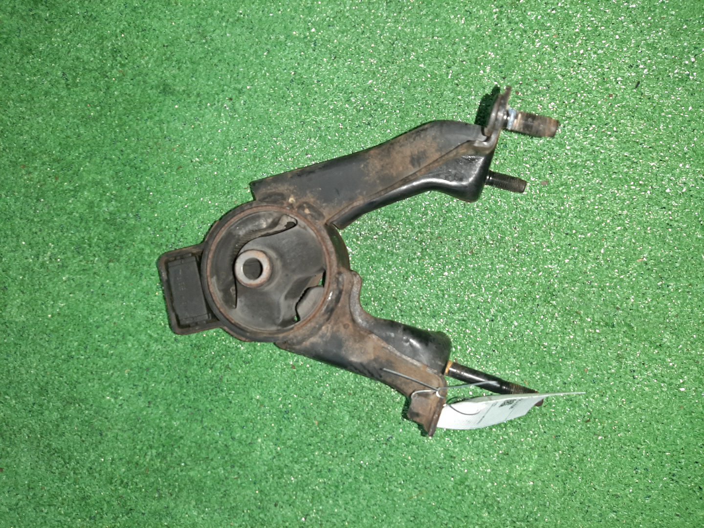 Подушка двс задняя TOYOTA AXIO, COROLLA FIELDER, COROLLA  AXIO, FIELDER NZE141, NZE144 1NZ-FE 1 ракурс