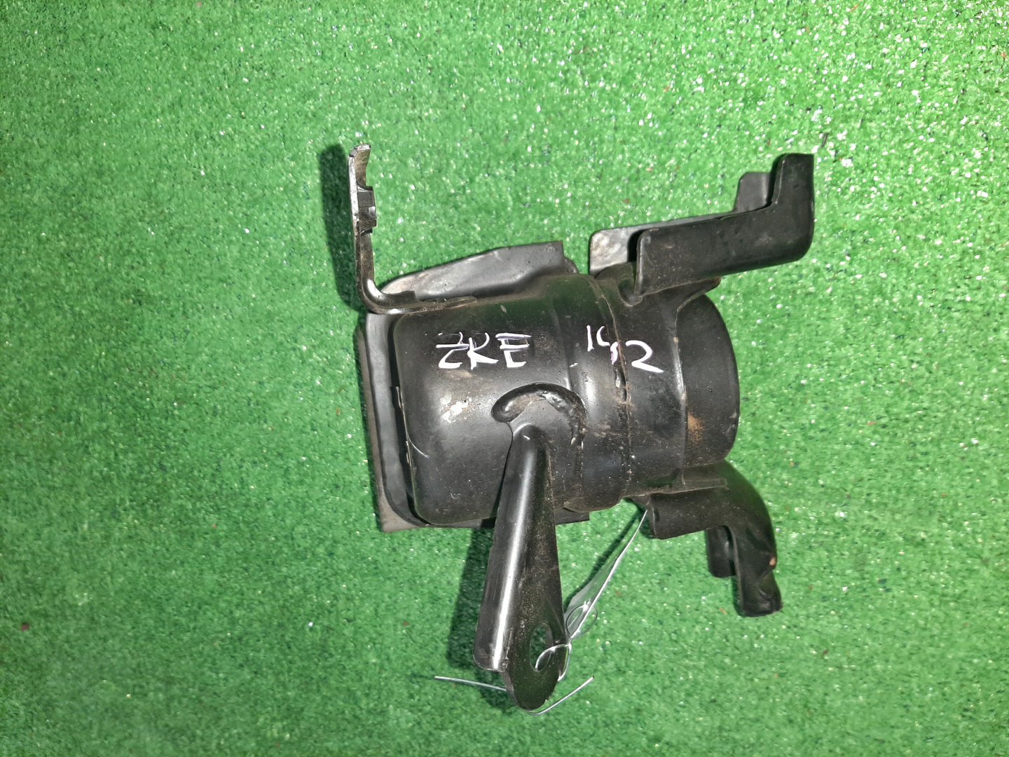 Подушка двс правая передняя TOYOTA COROLLA FIELDER, COROLLA  AXIO ZRE144G, ZRE142G, ZRE142, ZRE144 2ZR-FAE, 2ZR-FE 2 ракурс