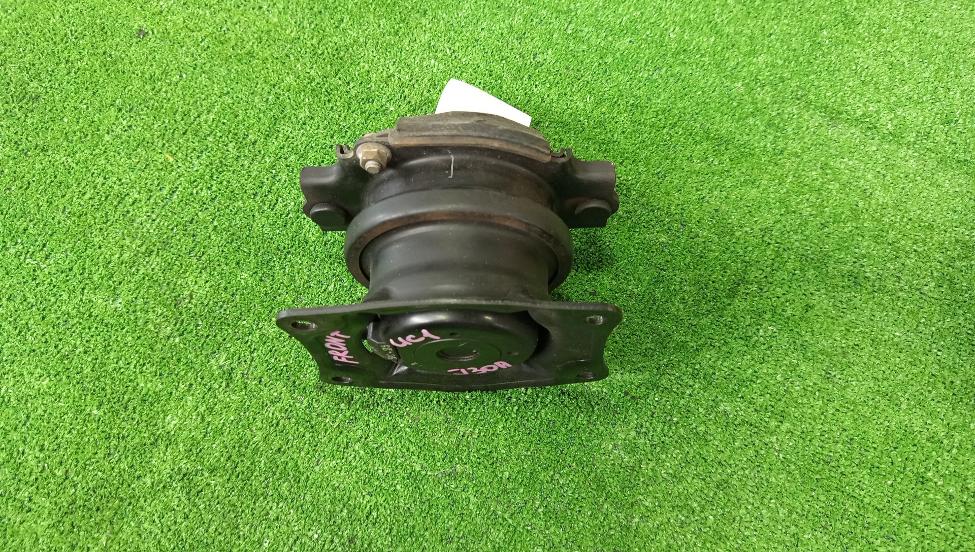 Подушка двс передняя HONDA INSPIRE UC1 J30A 3 ракурс