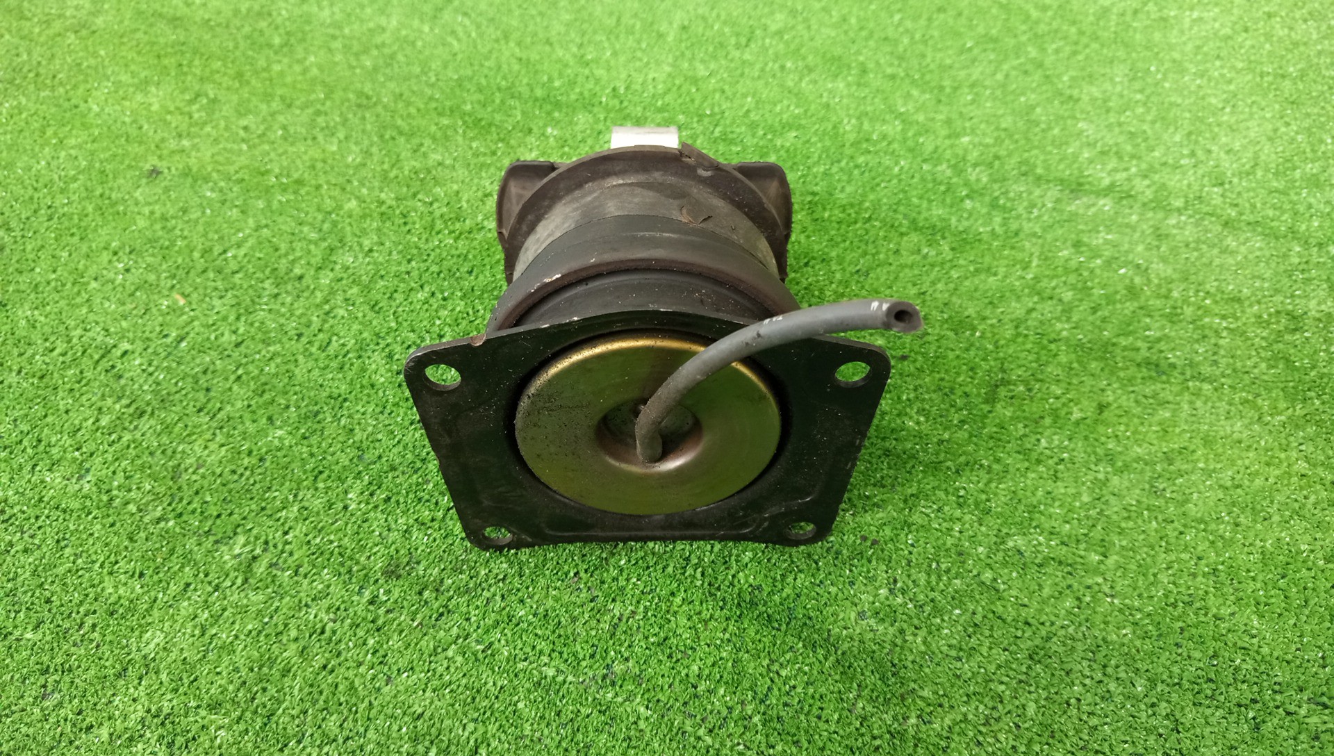 Подушка двс задняя HONDA AVANCIER TA4 J30A 2 ракурс