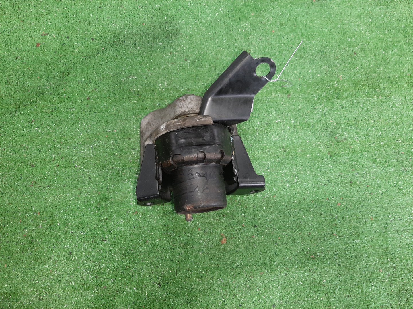 Подушка двс правая передняя TOYOTA VISTA SV50 3S-FSE 2 ракурс