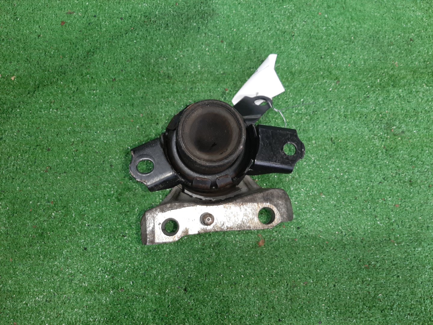 Подушка двс правая передняя TOYOTA VISTA SV50 3S-FSE 3 ракурс
