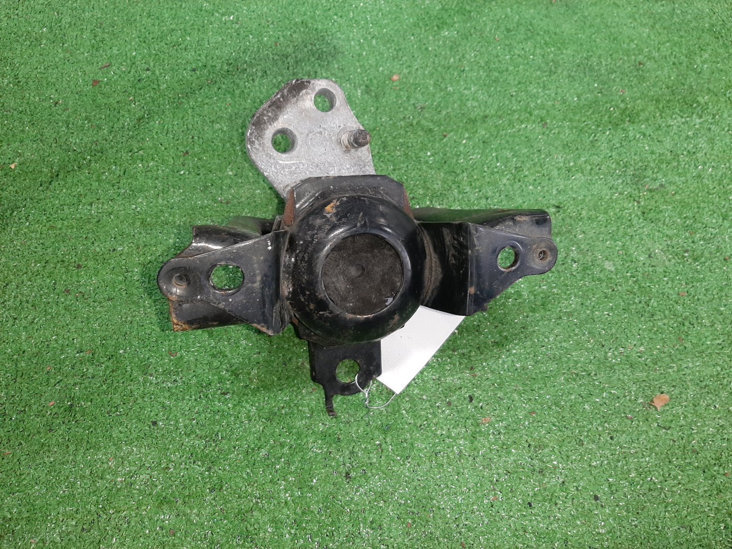 Подушка двс правая передняя TOYOTA PORTE NNP10 2NZ-FE 3 ракурс