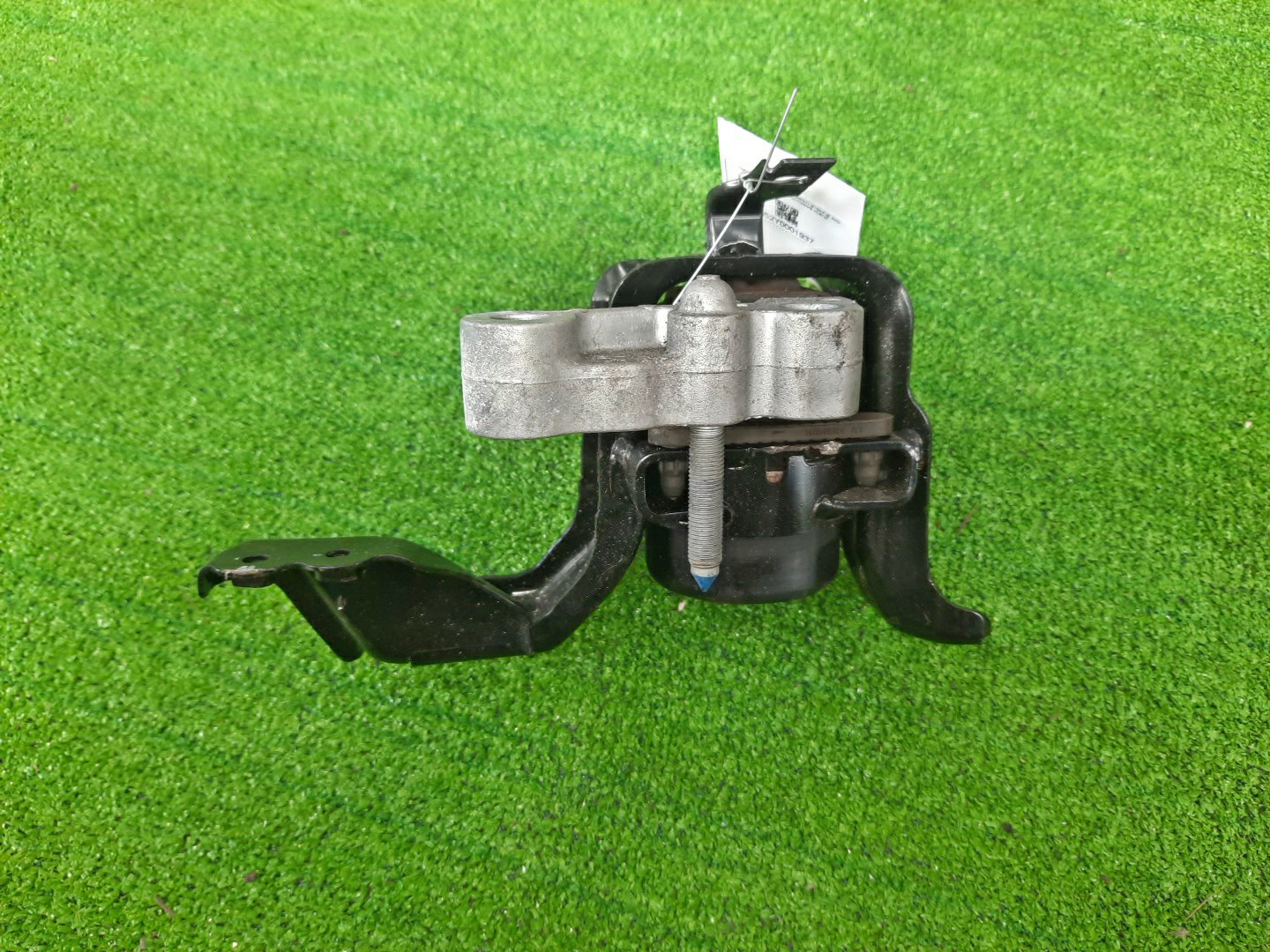 Подушка двс правая передняя TOYOTA AQUA MXPK11 M15A-FXE 2 ракурс