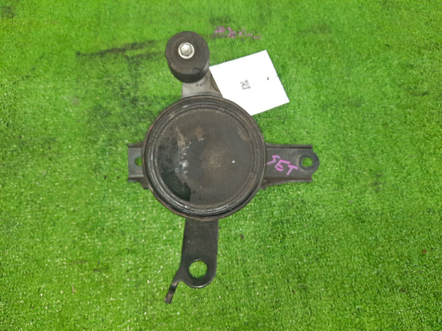 Подушка двс правая передняя TOYOTA VITZ KSP130 1KR-FE 1 ракурс