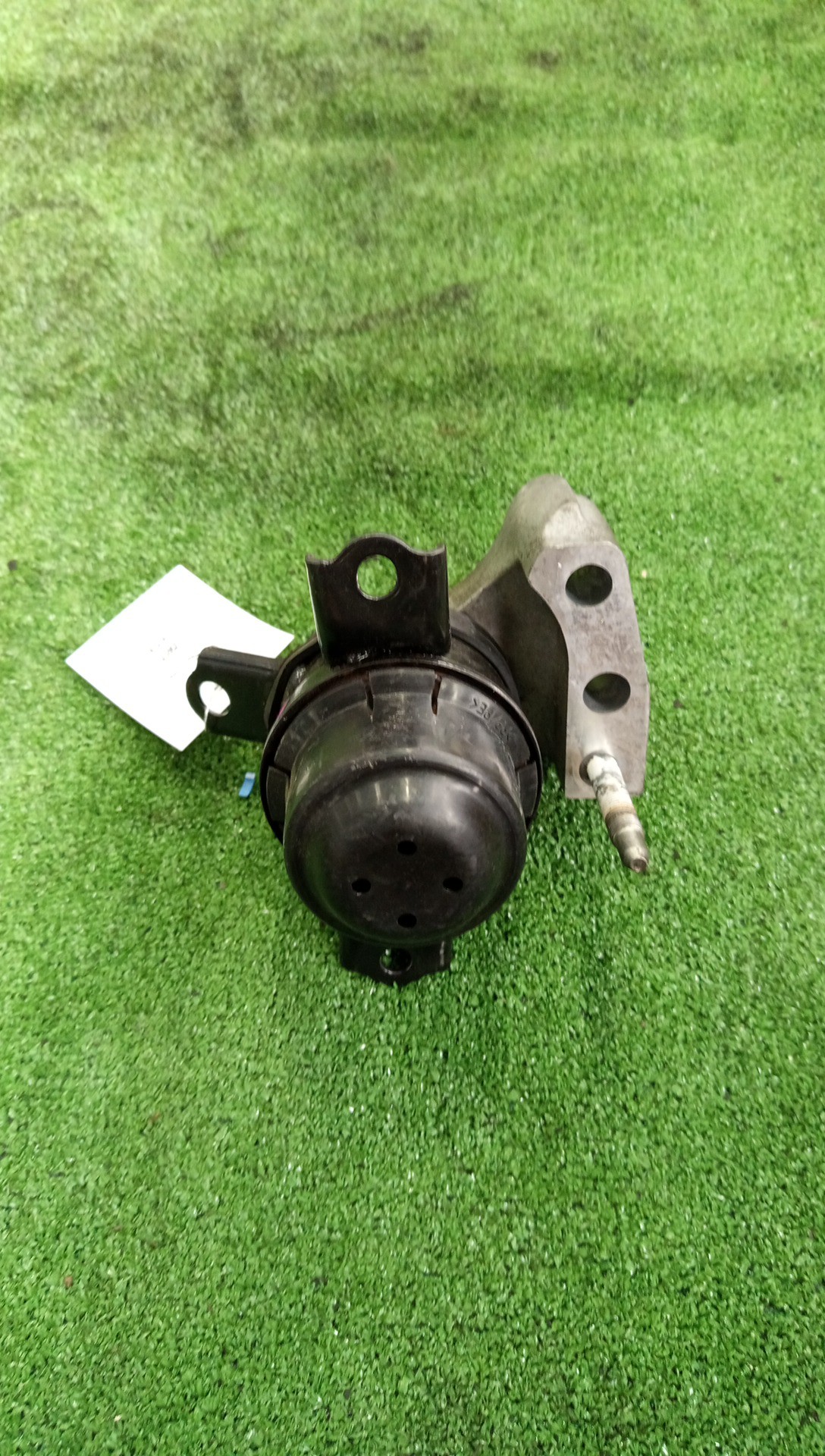Подушка двс правая передняя TOYOTA PASSO KGC10 1KR-FE 2 ракурс