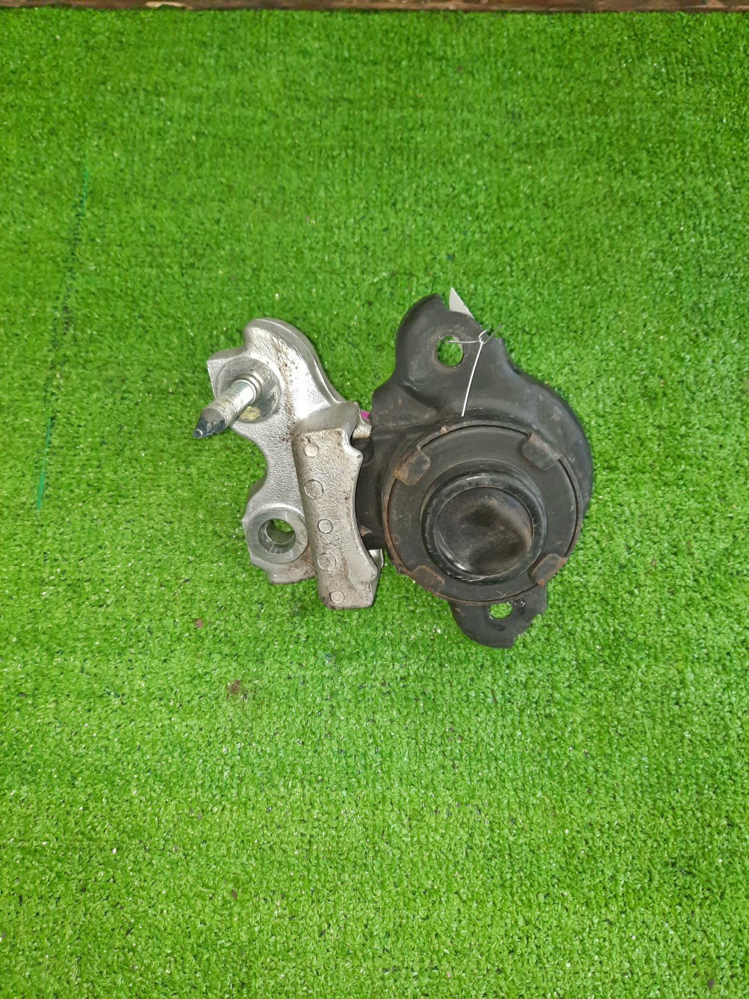 Подушка двс правая передняя HONDA FIT GD1 L13A 2 ракурс