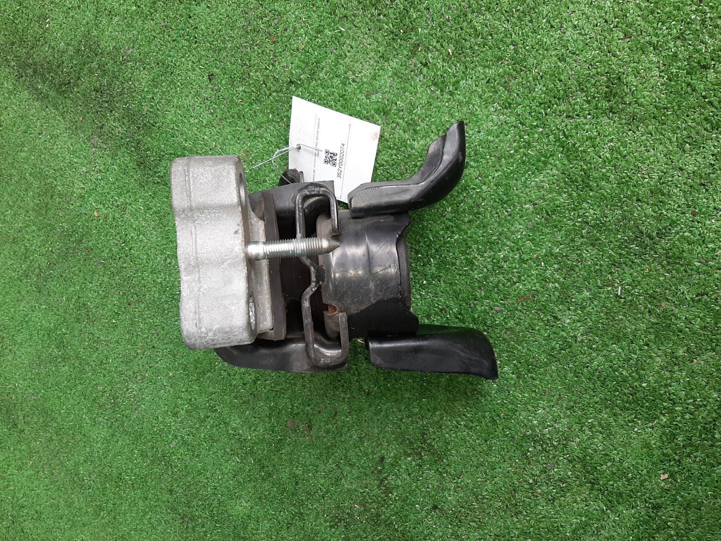 Подушка двс правая передняя TOYOTA VOXY ZRR80G 3ZR-FAE 2 ракурс Подушка двс правая передняя TOYOTA VOXY ZRR80G 3ZR-FAE 2 ракурс