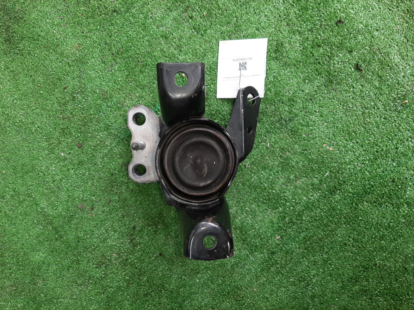 Подушка двс правая передняя TOYOTA VOXY ZRR80G 3ZR-FAE 3 ракурс Подушка двс правая передняя TOYOTA VOXY ZRR80G 3ZR-FAE 3 ракурс