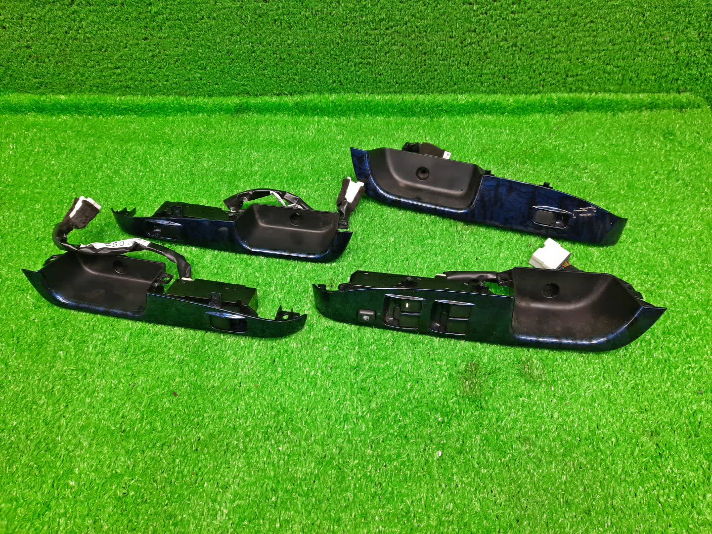 Кнопка MITSUBISHI AIRTREK CU4W MR502232 1 ракурс