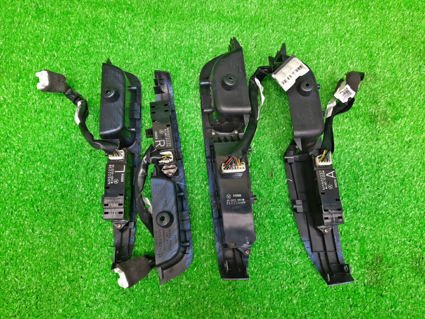Кнопка MITSUBISHI AIRTREK CU4W MR502232 4 ракурс