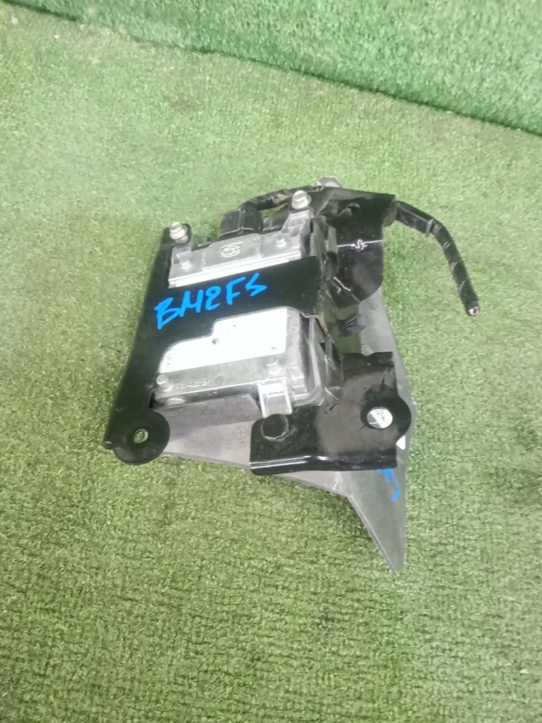 Датчик левый задний MAZDA AXELA BM2FS 2012DJ4541 1 ракурс Датчик левый задний MAZDA AXELA BM2FS 2012DJ4541 1 ракурс