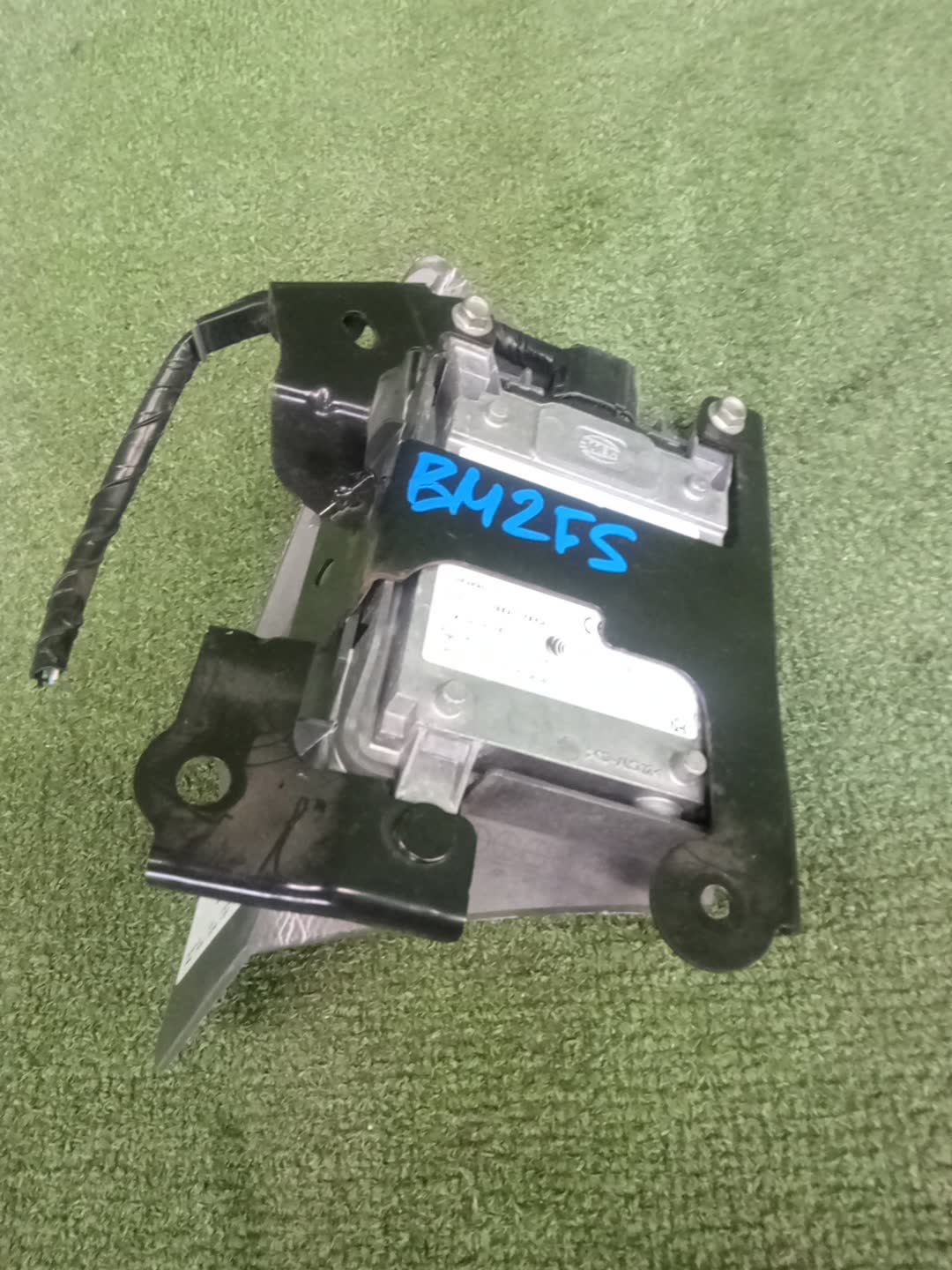 Датчик правый задний MAZDA AXELA BM2FS 2012DJ4540 1 ракурс Датчик правый задний MAZDA AXELA BM2FS 2012DJ4540 1 ракурс