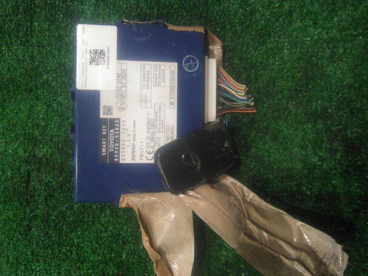 Блок управления LEXUS IS350 GSE21 8999053023 2 ракурс